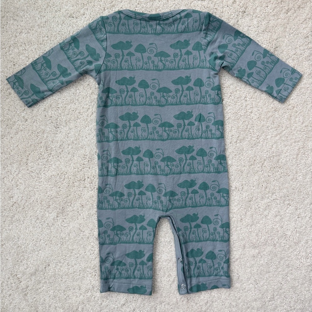 Kate Quinn Gray and Green Patterned Bodysuit & Matching Bonnet - Picture 6 of 10